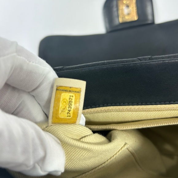 Chanel Chic Quilted Flap Bag - Picture 9 of 16